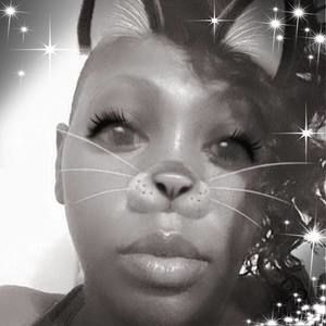 Meet your Posher, Monsha